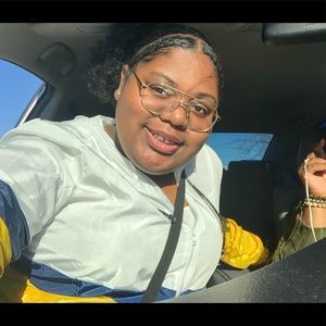 Meet your Posher, Leah